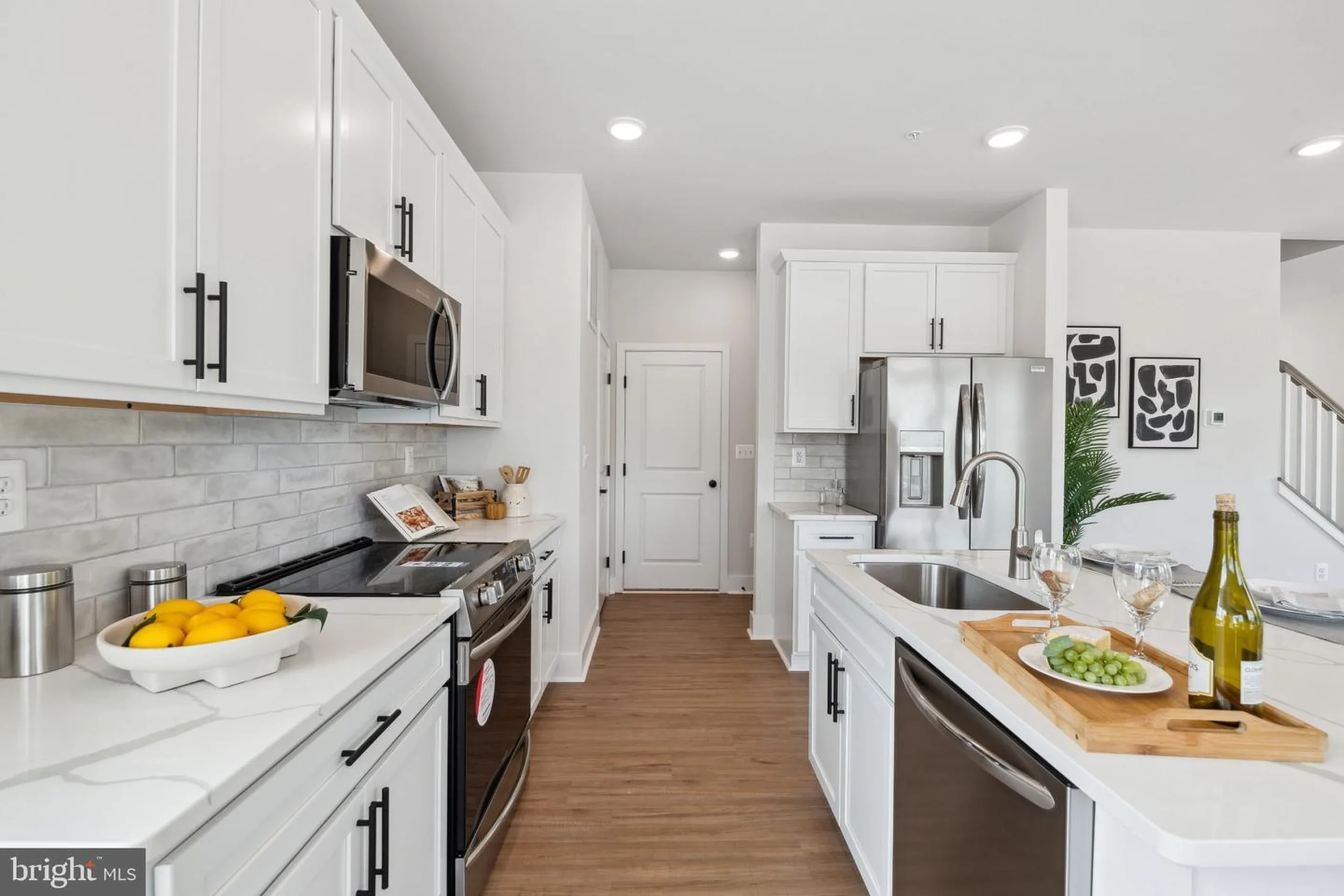 1003 Henry Avenue - Kitchen