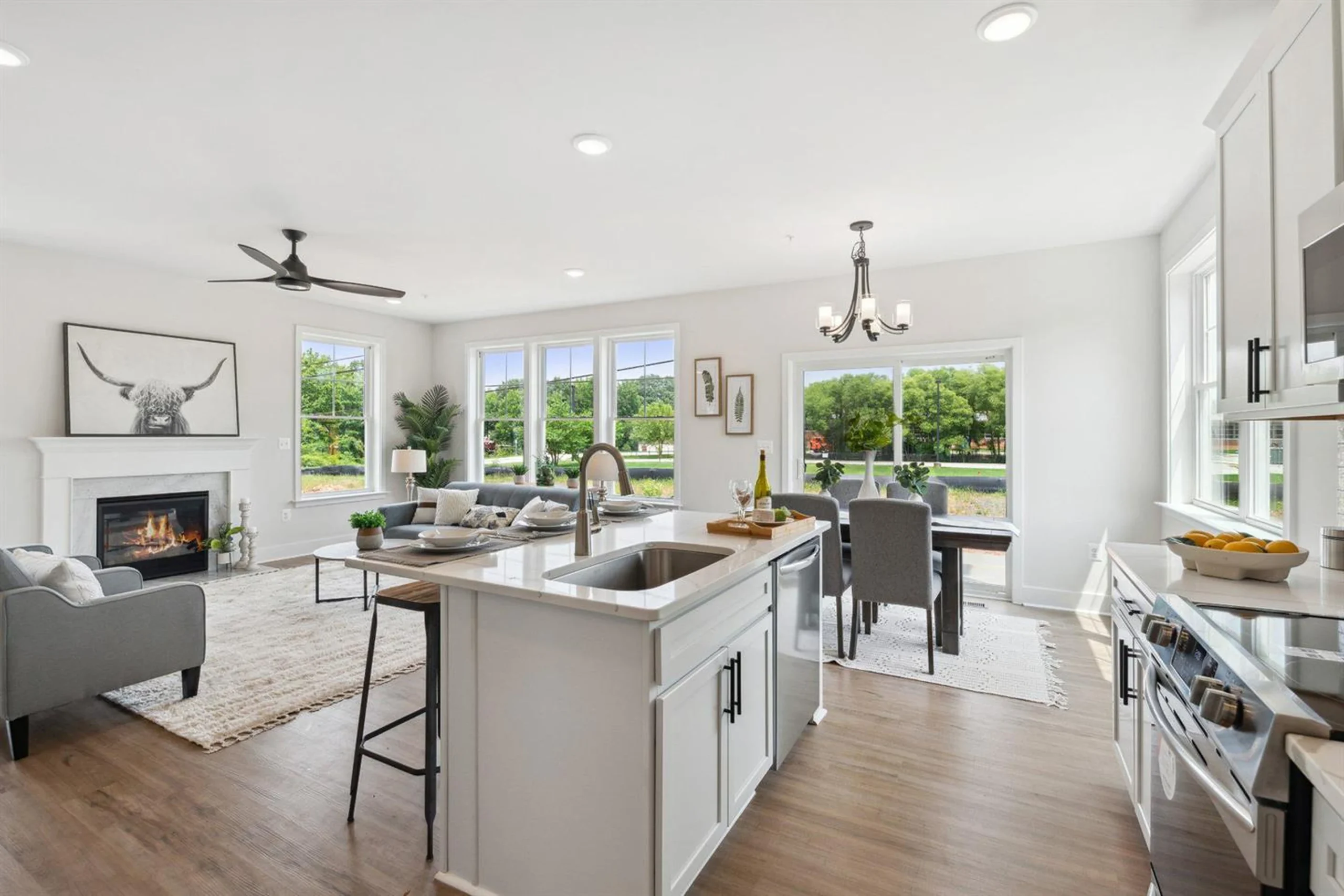 1003 Henry Avenue - Kitchen and Living Area
