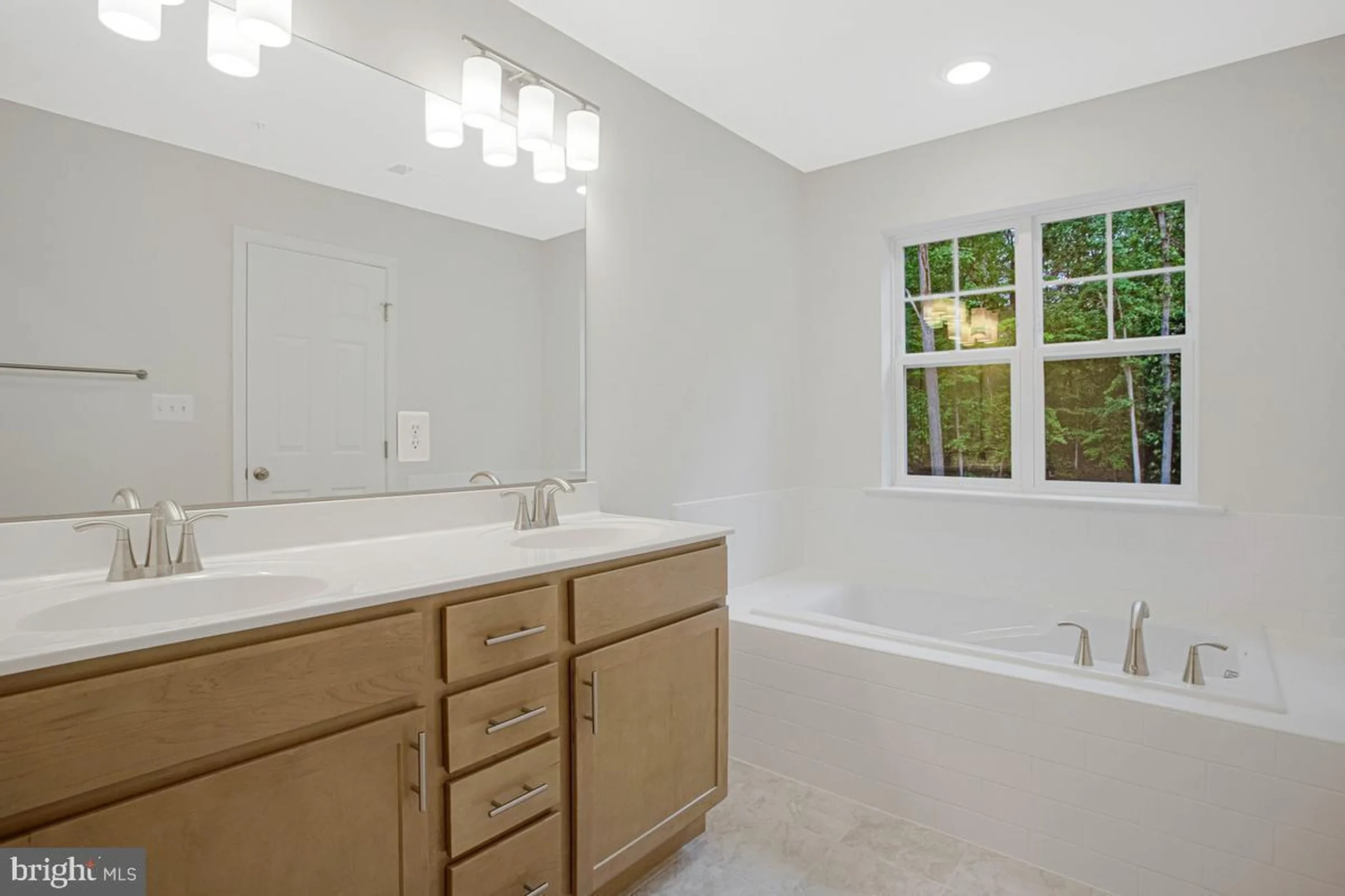 101 Kinsey Drive - Primary Bathroom