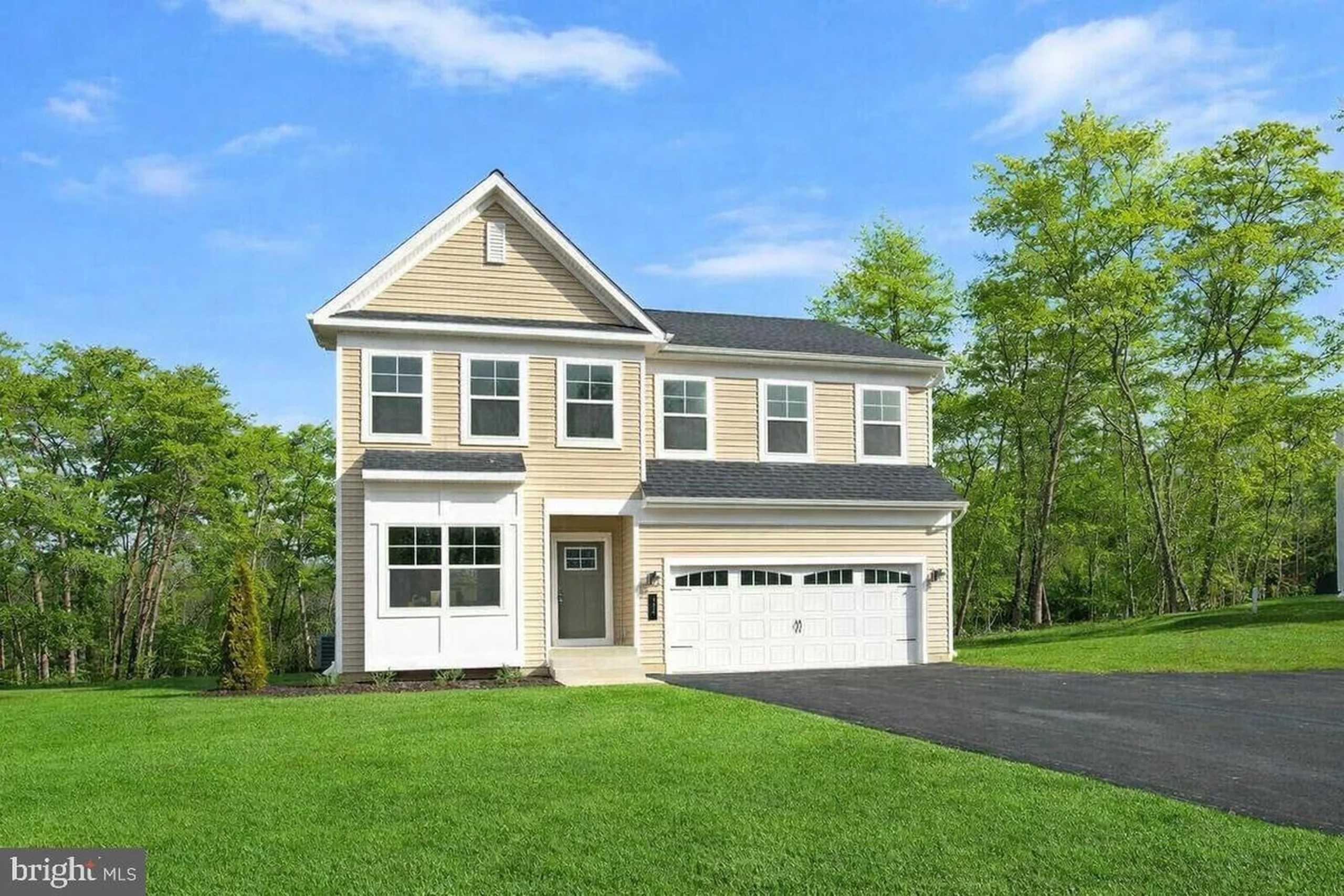 103 Worcester Road - Exterior