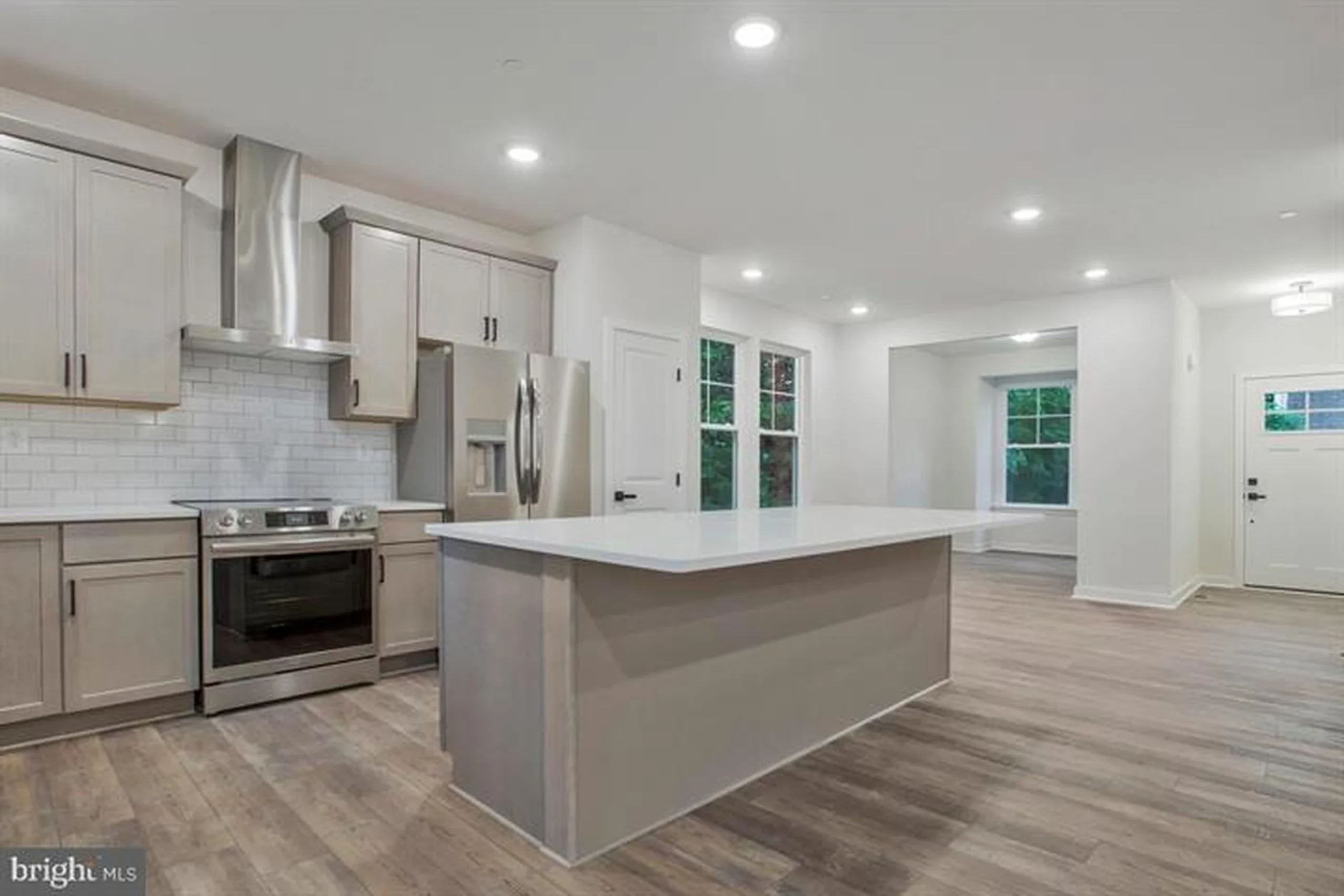1209 Johnson Dr - Kitchen