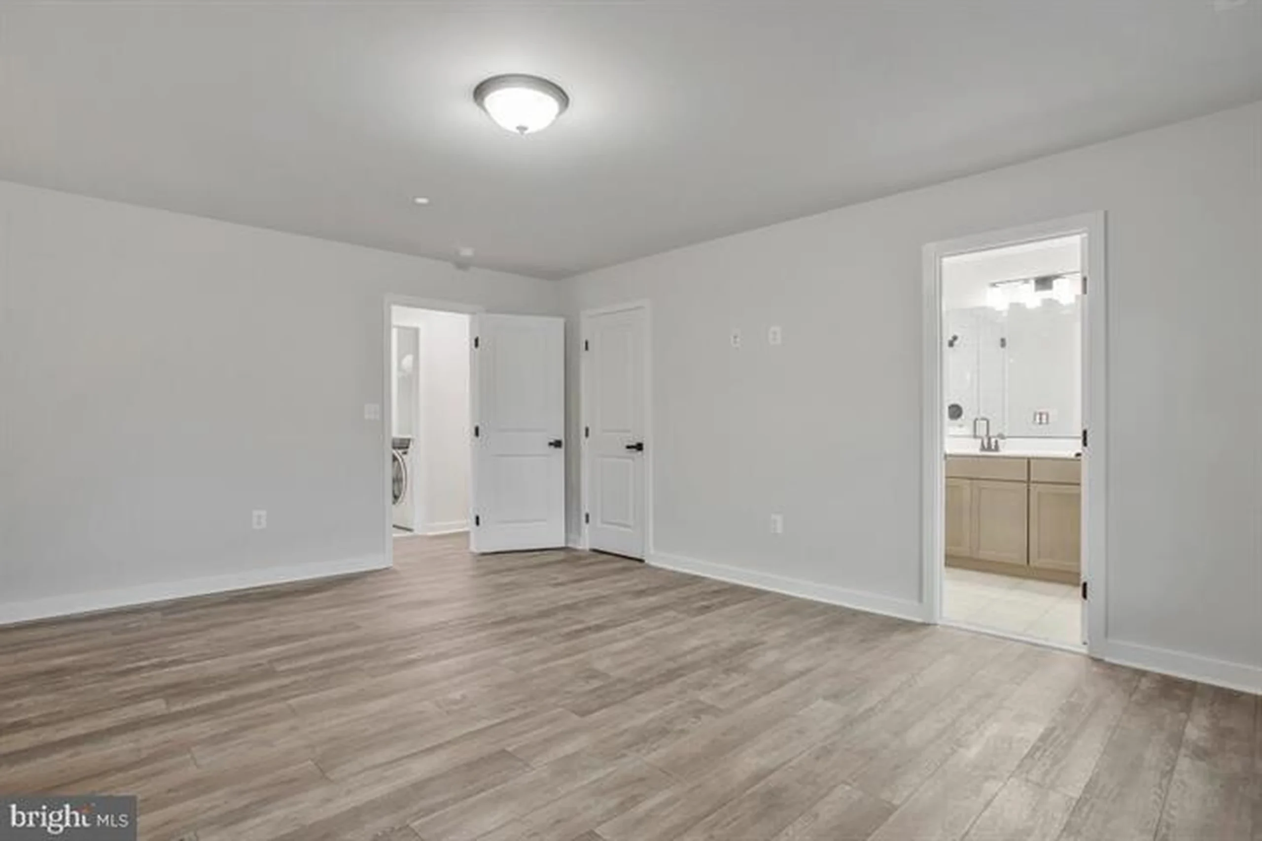 1209 Johnson Dr - Primary Bedroom