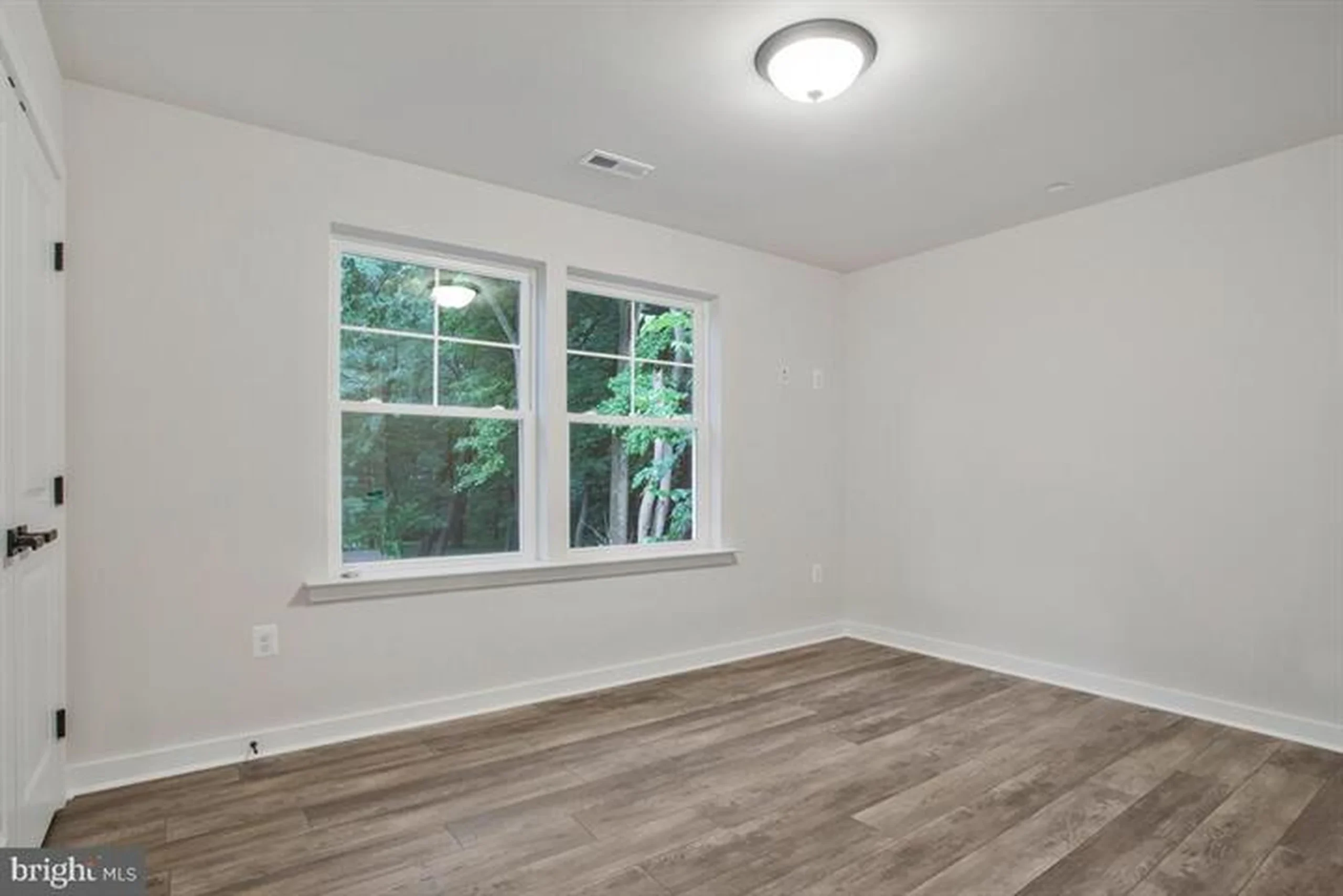 1209 Johnson Dr - Bedroom