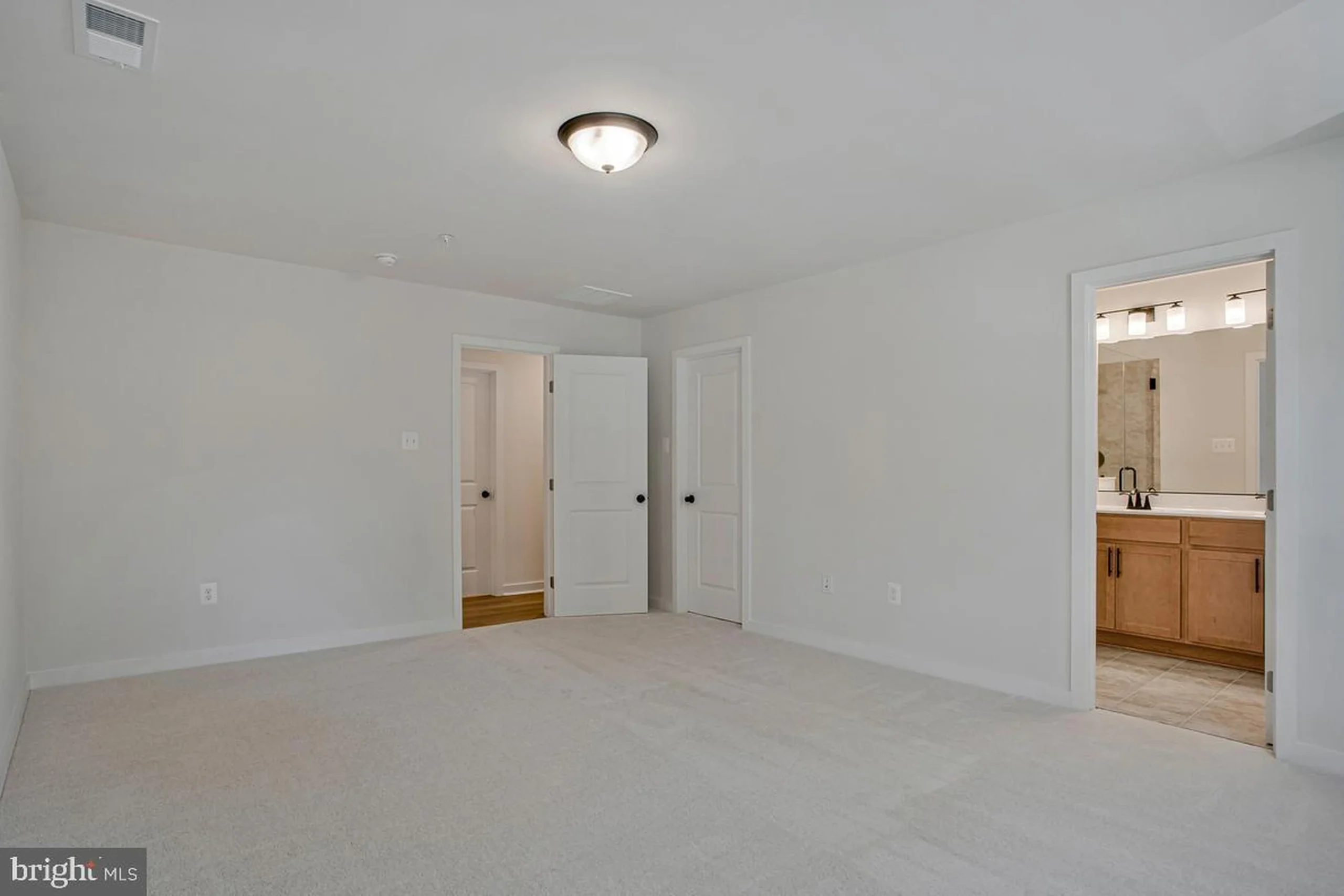 1225 Juniper St - Primary Bedroom