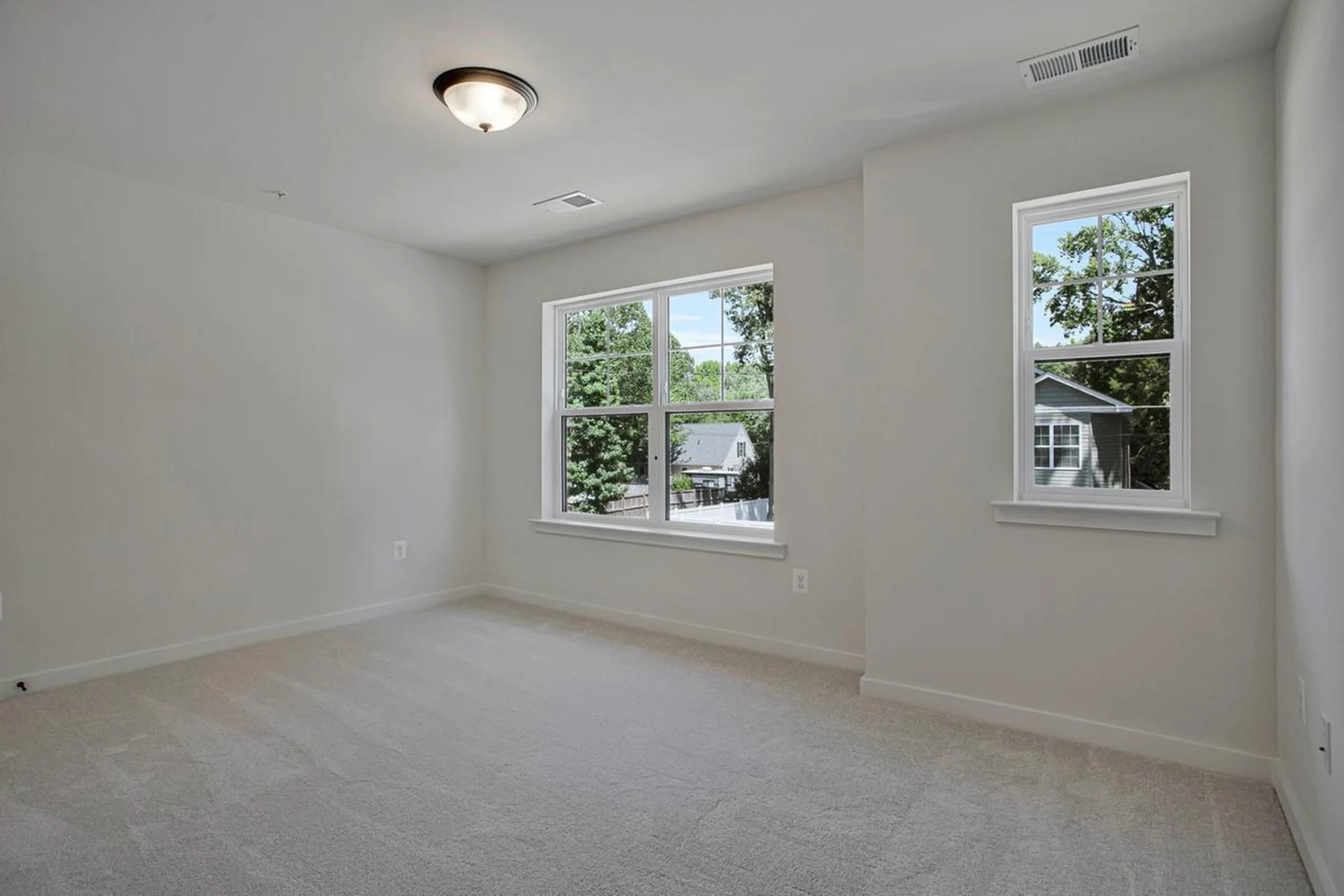 1225 Juniper St - Bedroom