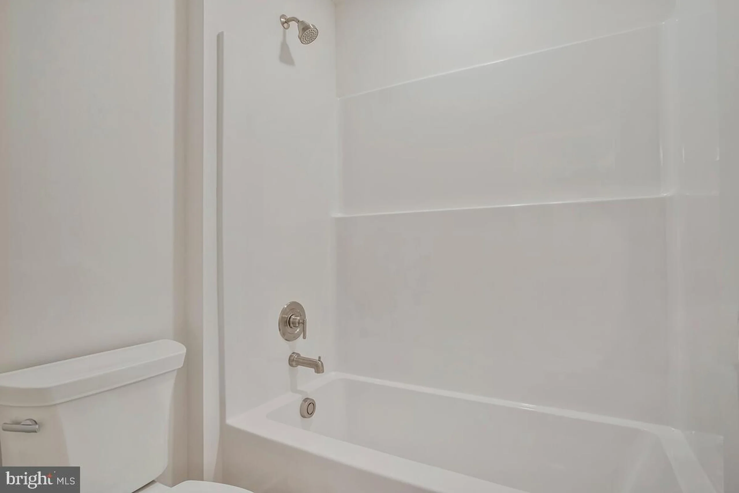 1235 Spruce Avenue - Bathroom