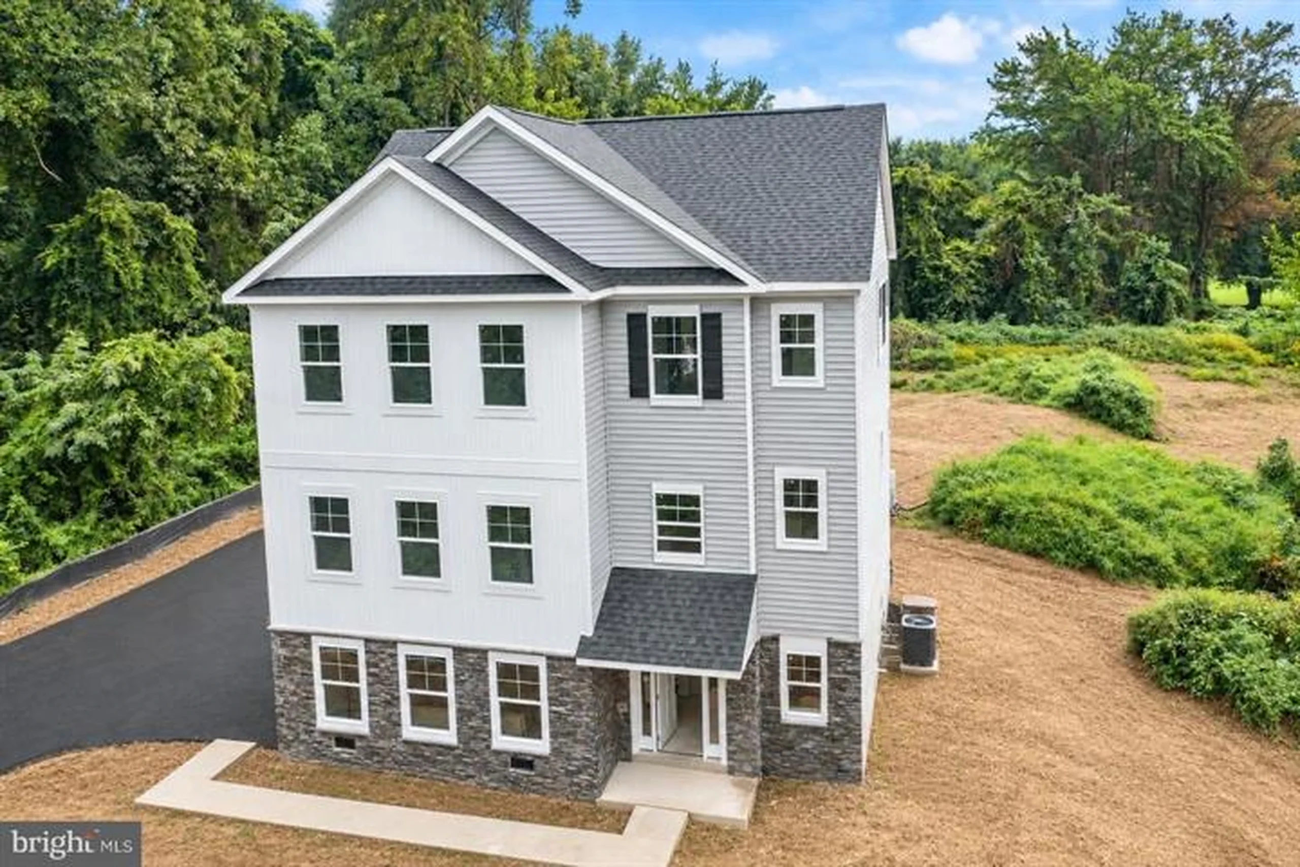 721 Nollmeyer Road - Exterior
