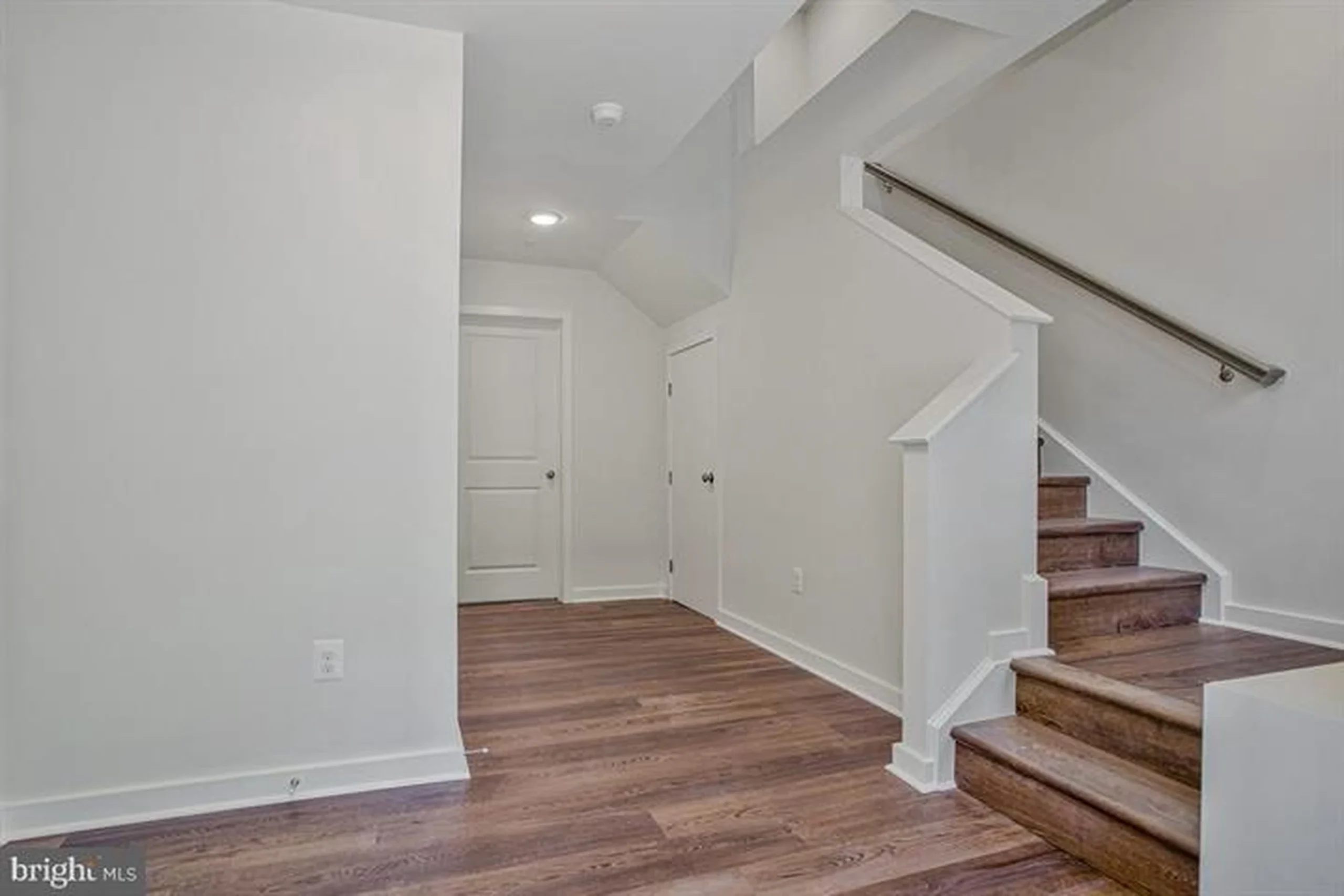 721 Nollmeyer Road - Interior